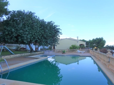 Chalet en venta en Dénia, Alicante