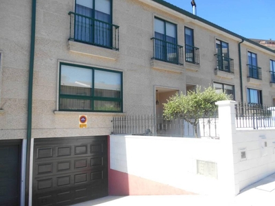 Venta Casa unifamiliar en Calle Manuel Rodriguez Ponteareas. Buen estado con terraza 260 m²