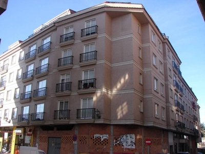 Venta Piso Ponteareas. Piso de tres habitaciones en Calle Trovador. Buen estado primera planta con balcón