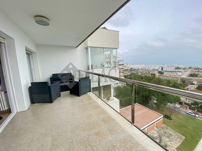 Alquiler de piso con piscina y terraza en Sitges, Santa Bàrbara