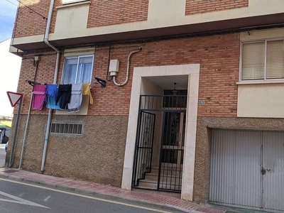 Alquiler de piso en calle Rio Miño de 3 habitaciones con muebles y balcón