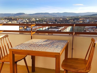 Alquiler de piso en Centro - Logroño de 2 habitaciones con terraza y garaje