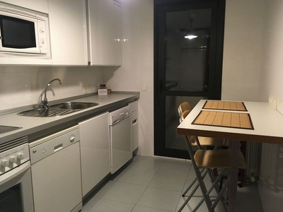 Alquiler de piso en Universidad - Los Lirios de 2 habitaciones con piscina y muebles