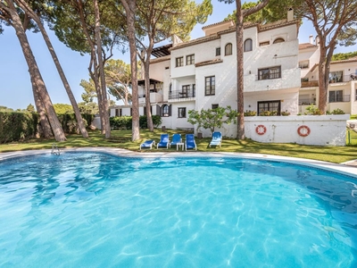 Apartamento en venta en Nueva Andalucia, Marbella, Málaga