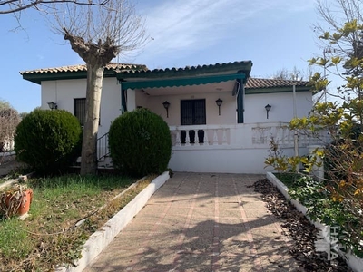 Chalet independiente en venta en Calle Diseminados, 23440, Baeza (Jaén)