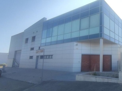 Nave industrial de de 1774 m² en Villaluenga de la Sagra