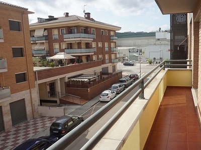 Piso en alquiler en calle Mas Pons de 3 habitaciones con terraza y piscina