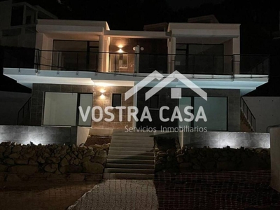 Venta Chalet en Calle 16 Chiva. Buen estado 140 m²