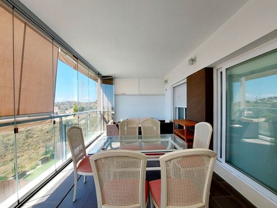 Venta de piso en El Candado - El Palo de 3 habitaciones con terraza y piscina