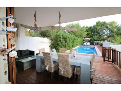 Alquiler de piso en Cala Magrana-Cala Anguila-Cala Mendia de 3 habitaciones con terraza y piscina
