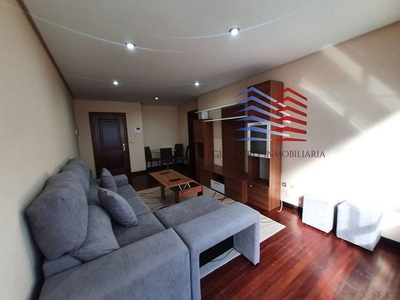Alquiler de piso en Centro - Ourense de 2 habitaciones con terraza y muebles