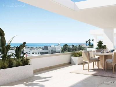 Apartamento en venta en La Concha - Resina Golf, Estepona, Málaga