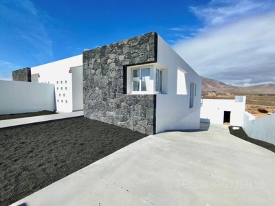 Casa-Chalet de Obra Nueva en Venta en Yaiza (Lanzarote) Las Palmas Ref: PB 8242