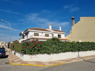 Casas de pueblo en Dolores