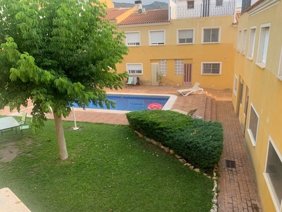 Fabulosa casa adosada en Salinas con garaje y piscina comunitaria!!!! Venta Salinas