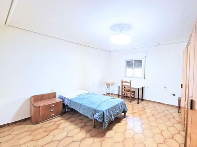 Habitaciones en Pza. del Aljarafe, Sevilla Capital por 390€ al mes