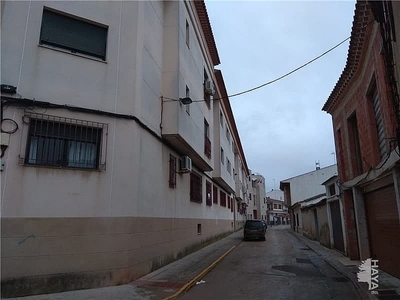 Venta de piso en Villarrobledo de 3 habitaciones con garaje y calefacción