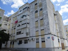 Venta Piso Jerez de la Frontera. Piso de tres habitaciones A reformar cuarta planta con terraza