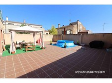 Venta Piso Llagostera. Piso de tres habitaciones en Calle santiago russinyol. Buen estado con terraza