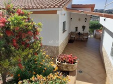 Casa adosada estupenda casa en venta con vistas al mar y montaña en urbanización costa , en Cunit