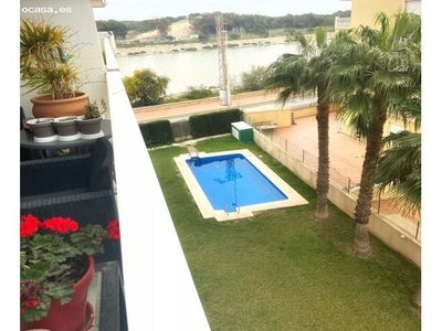 Apartamento con piscina comunitaria en el Puerto Deportivo en Guardamar, Costa Blanca