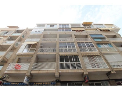 APARTAMENTO DE 3 DORMITORIOS EN TORREVIEJA