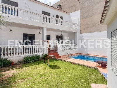 Casa adosada en venta en Moncada