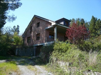 CASA INDEPENDIENTE CON TERRENO EN HERVEDEDO- CAMPONARAYA