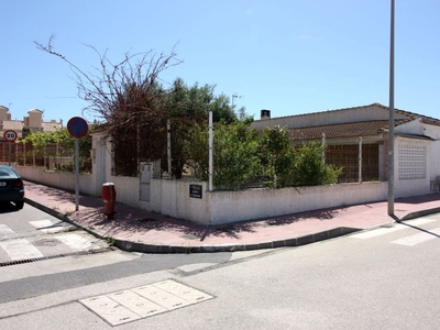 Chalet en venta en Guardamar del Segura, Alicante