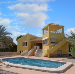 Chalet en venta en La Manga del Mar Menor, Murcia