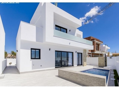 Villa en Los Montesinos con vistas a la Laguna Salada - Laguna Rosa