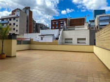 Alquiler planta baja en carrer de pujades 225 loft con terraza de 360m2 en Barcelona