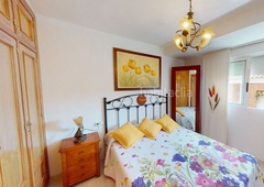 Apartamento con 3 habitaciones amueblado con aire acondicionado en Alcázares (Los)