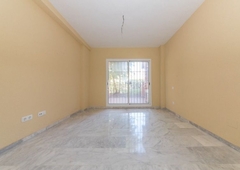 Apartamento reserva - apartamento en planta baja de 2 dormitorios y 2 baños con acceso directo al jardín comunitario en Marbella