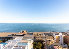 Ático en avenida carvajal ático con 2 habitaciones con ascensor, parking, piscina y vistas al mar en Fuengirola