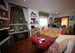 Chalet con 4 habitaciones con aire acondicionado y vistas a la montaña en Turís