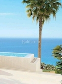 Chalet exclusiva villa moderna de lujo con jardin y piscina a la venta . en Fuengirola