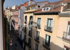 Piso amplia y luminosa vivienda situada en edificio recientemente reformado en Madrid