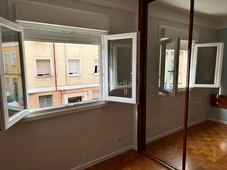 Piso con 2 habitaciones con aire acondicionado en Madrid
