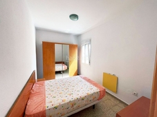 Piso con 3 habitaciones amueblado con calefacción y aire acondicionado en Málaga