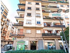 Piso con amplio balcón en venta en monteolivete, en Valencia