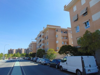 Alquiler de piso en Buenavista-Valparaíso-La Legua de 3 habitaciones con terraza y piscina