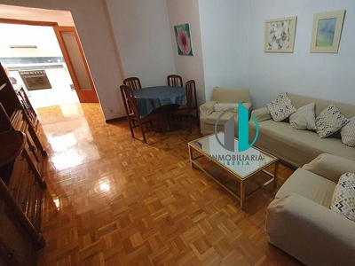 Alquiler de piso en Centro - Logroño de 2 habitaciones con terraza y muebles