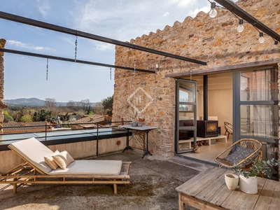 Casa rural de 270m² con 25m² terraza en venta en Baix Empordà