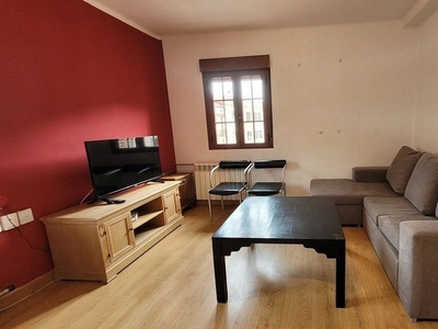 Piso en alquiler en calle Fueros de Soria de 2 habitaciones con muebles y calefacción