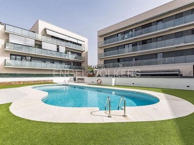 Piso en alquiler en Centre - Mataró de 3 habitaciones con terraza y piscina