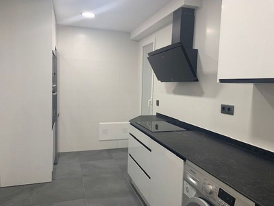 Piso en alquiler en Vidal de 4 habitaciones con terraza y muebles