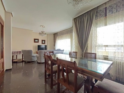 Piso en alquiler en Villacerrada - Centro de 4 habitaciones con muebles y balcón