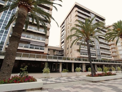 Piso en venta en Motril pueblo de 3 habitaciones con ascensor