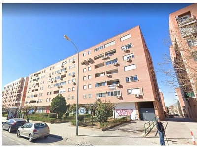 Venta de piso en calle Joaquina Eguaras de 4 habitaciones con terraza y garaje